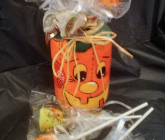 Halloween Marshmallow Pops