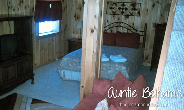 "Country Charm" Auntie Belham's Cabin Rentals