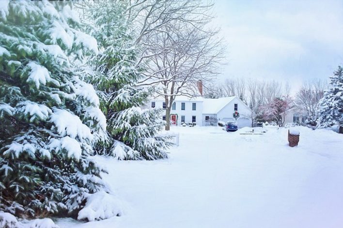 christmas house snowy neighborhood 1901846