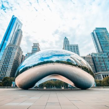 4 Must-See Chicago Attractions & Sights (& How To Get Around)