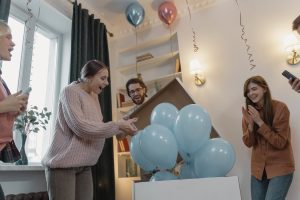 Plan a gender reveal party
