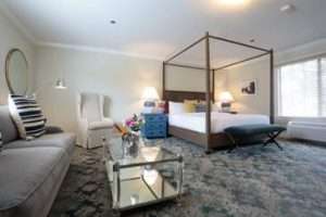 Premium King Guest Room Southampton Inn