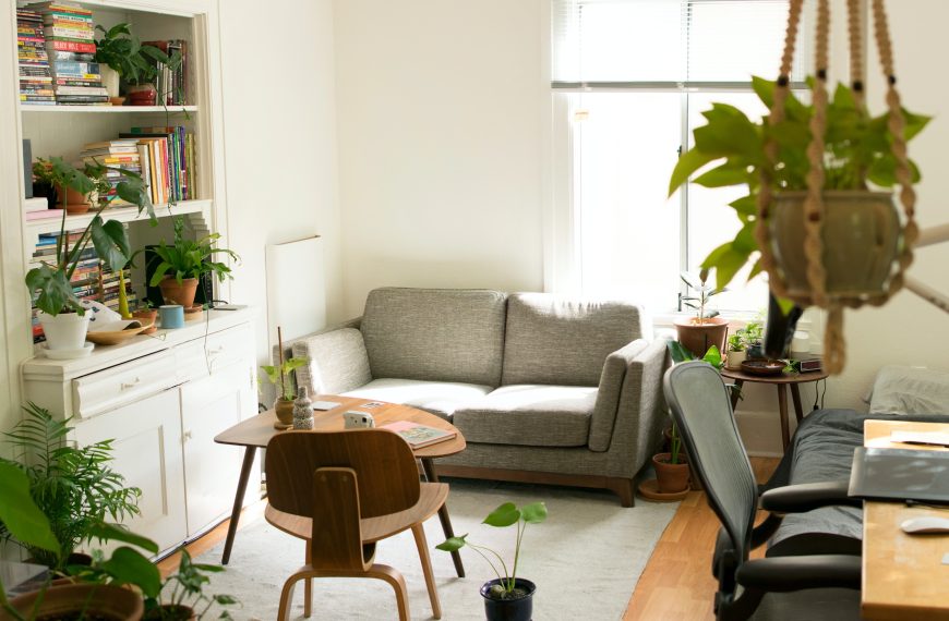 how to decorate a small space