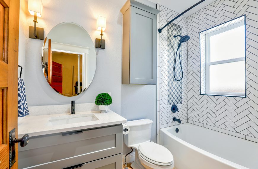 making a small bathroom appear bigger