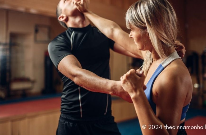 difference between assault and self defense