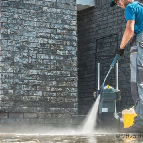 window cleaning and pressure washing - professional pressure washing