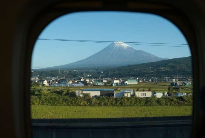 Gran Class Luxury and the Minimalist Zen Gardens of Kamakura