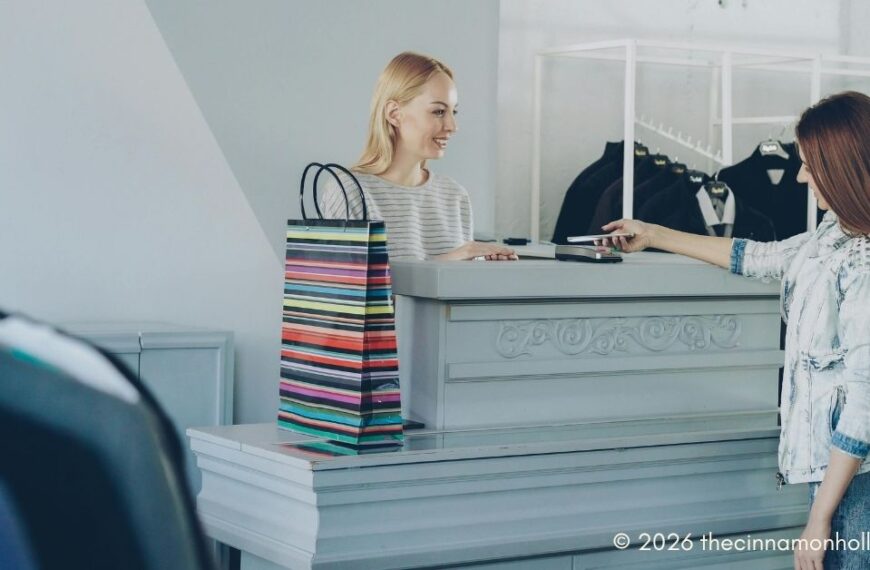 Buying Chic Clothes and Home Accessories for Your Mom