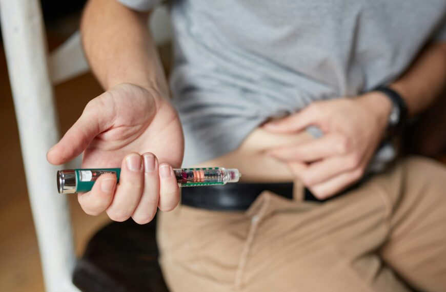 Safe Weight Loss Prescriptions - person using insulin pen