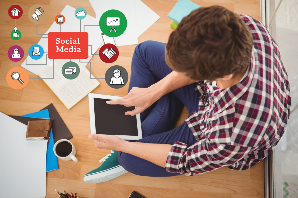 social media assistant for a Fandom Community