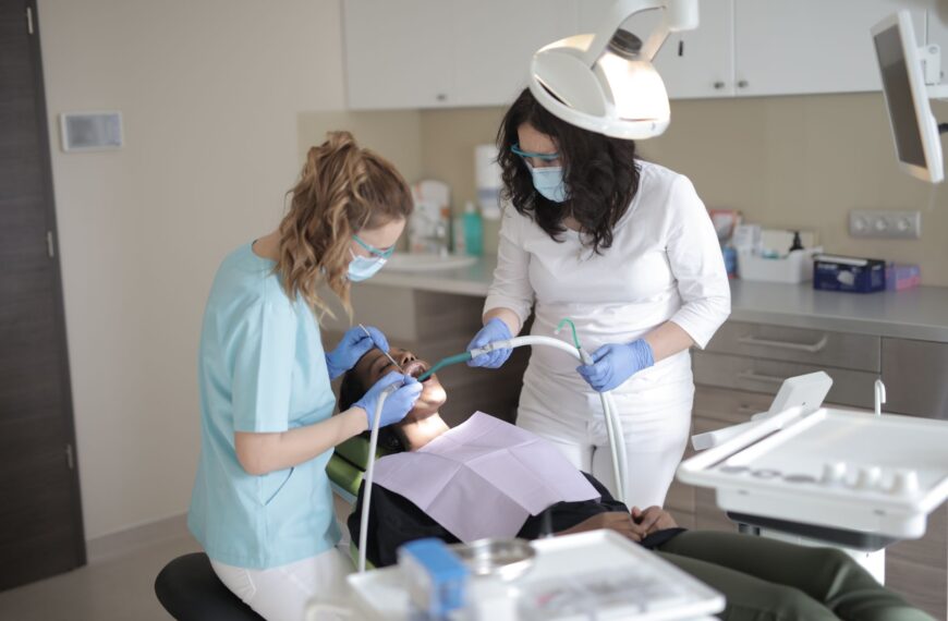 Signs It's Time for You to Visit a Dentist