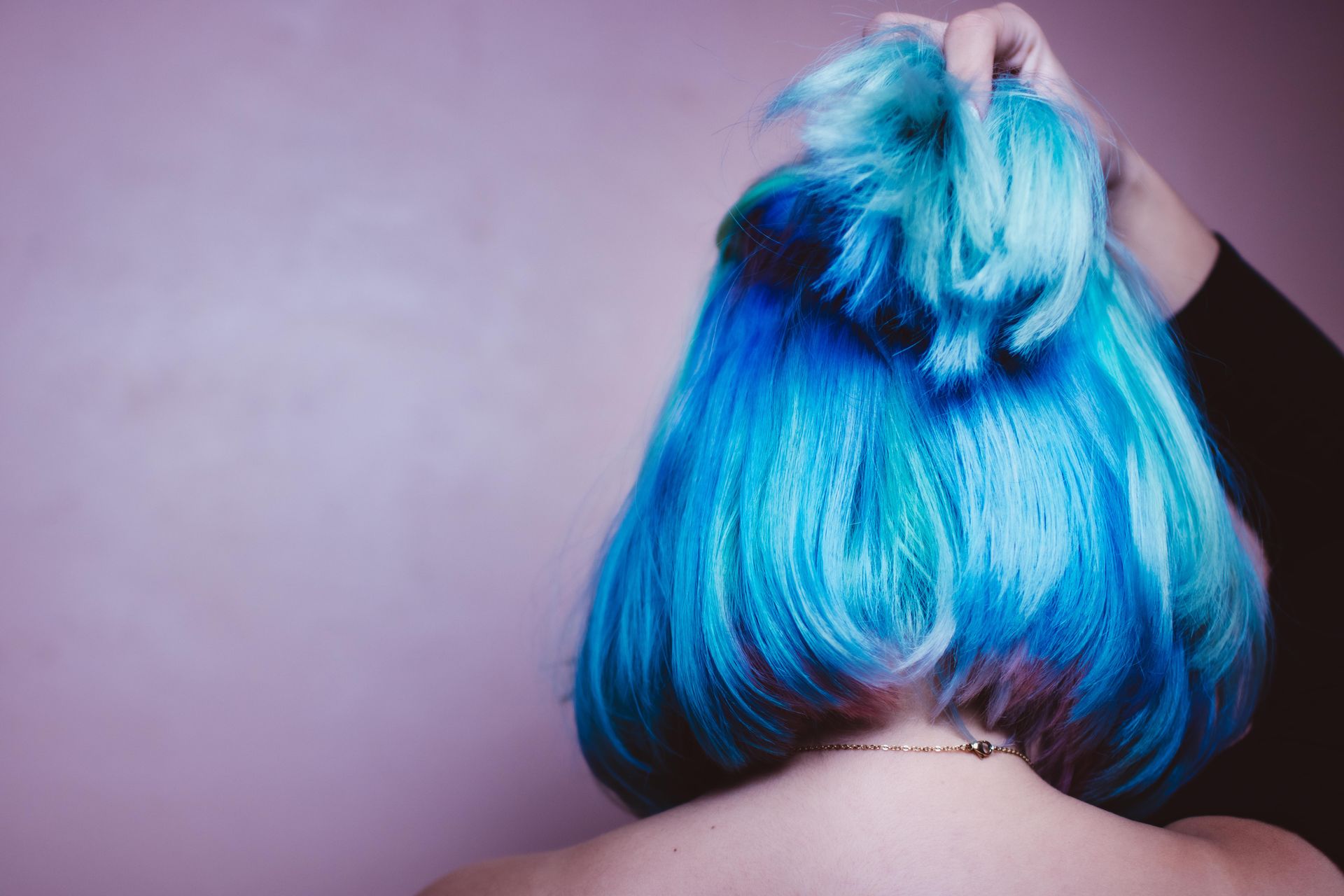 dark blue hair