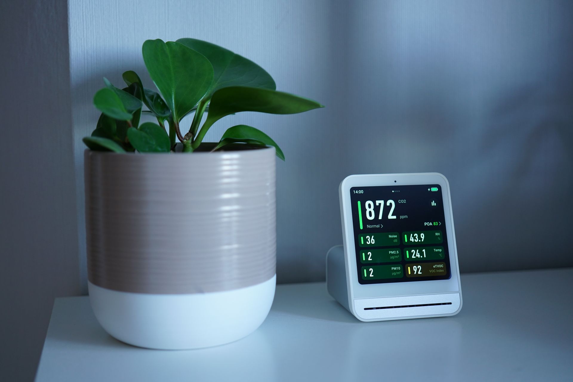 indoor air quality monitor measuring particulate levels