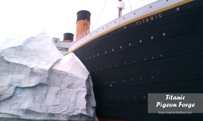 titanic pigeon forge iceberg